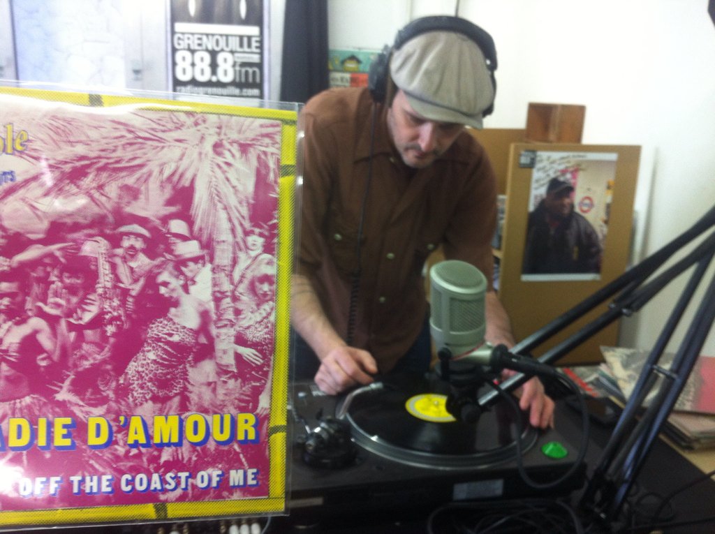 midisteadygo's tweet photo. On the air now! #midisteady #radioshow @Cut_n_Mix spécial on www.radiogrenouille. https://t.co/9vjCekow8S