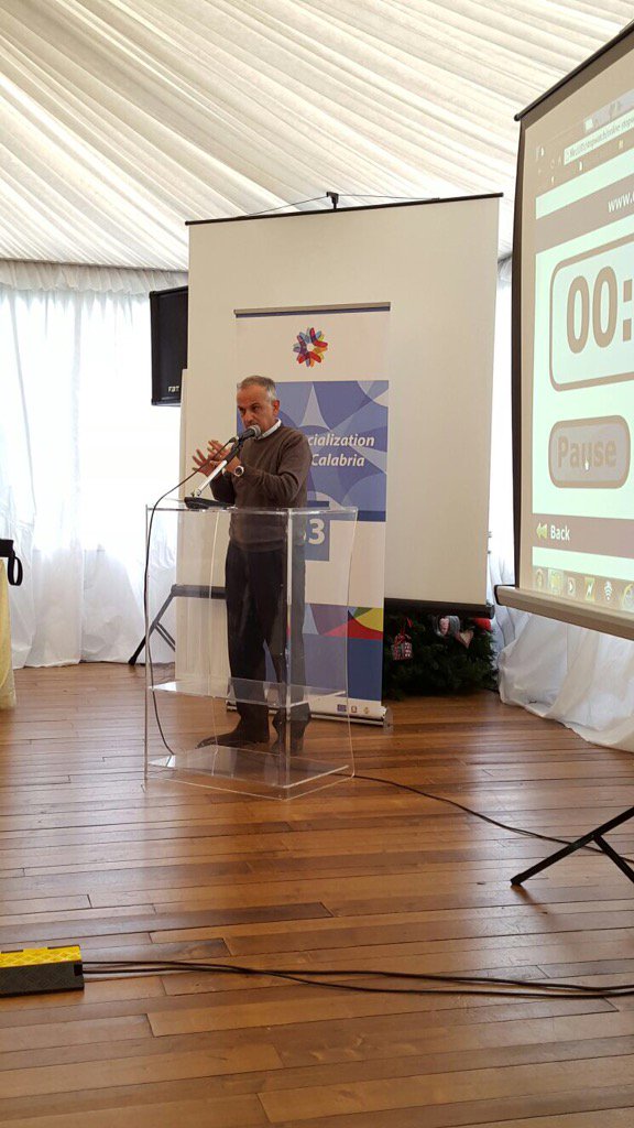 CalabriaInnova1's tweet photo. @dtalia di #Unical e @DtoKLab: alla @S3calabria serve un #DataCentricApproach e #CulturadeiDati per tutti i settori https://t.co/ibnRIvl9jY
