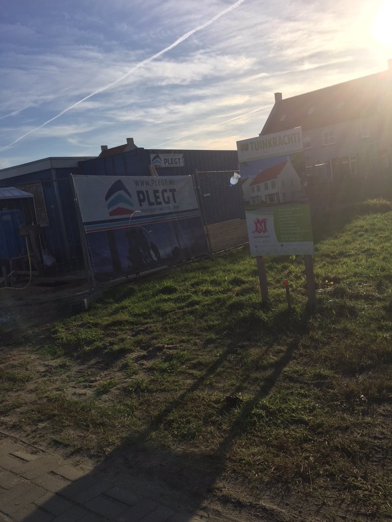 demakelaarborne's tweet photo. Gaaf! #plegt bouwt volop #tuinkracht #bornschematen #trots mooi om te zien https://t.co/1VMPqdHYDW