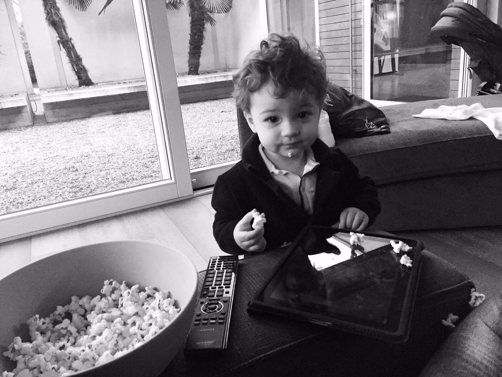 frafacchinetti's tweet photo. Secondo attacco ai POP CORN!
AIUTOOOOO
💥🎉❤️😜😭🔝👊👍😁 https://t.co/Eh7A2SuSr0