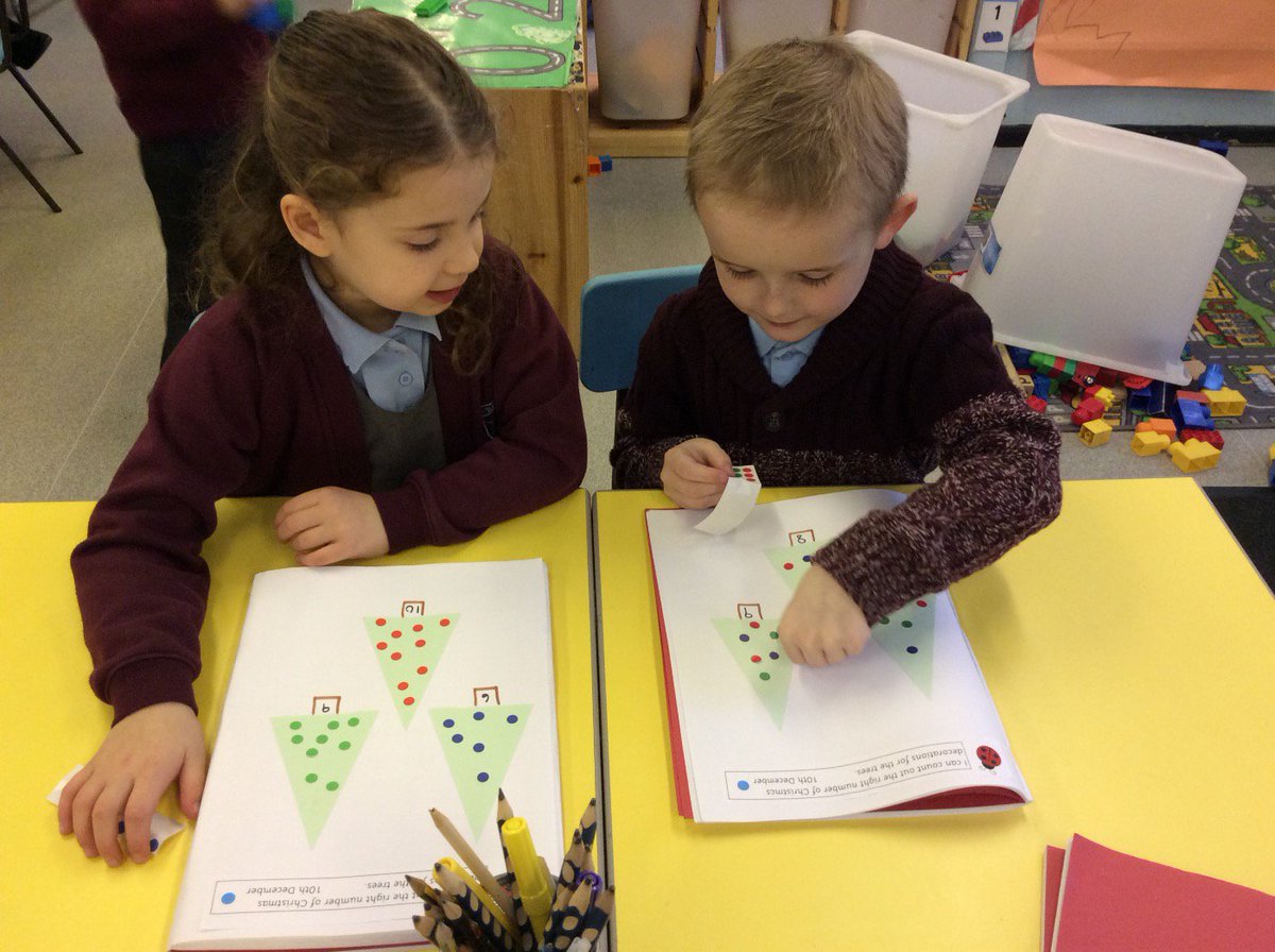 Plasyfelin's tweet image. Christmas counting activities in reception today, #plapc1 #plapc2 #earlyyearsnumeracy