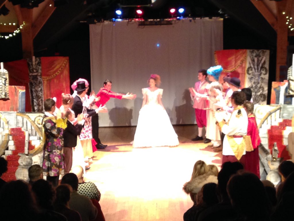 Outstanding pantomime Totton College Performing arts students! <a href="/TottonCollege/">Totton College</a> <a href="/HangerFarm/">Hanger Farm</a>