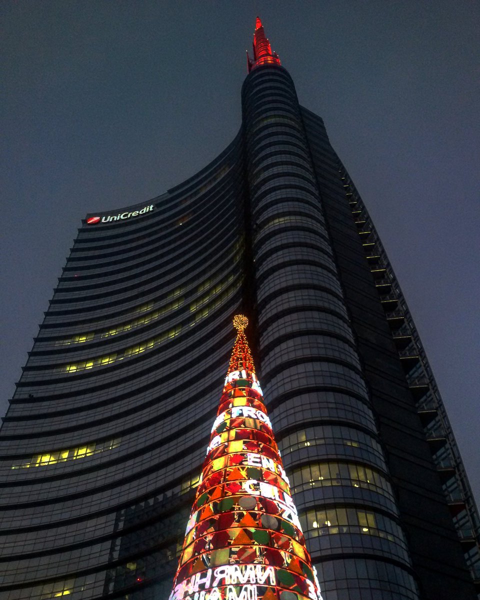 M80Matteo's tweet photo. #PiazzaGaiaAulenti  #Natale2015 #atmosfera #photography #nightline #sunset #special https://t.co/PnKTlGSU4T