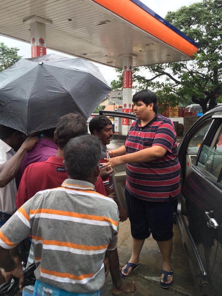 chandan_bharath's tweet photo. #ChennaiRainsHelp https://t.co/urLgzOrkr5