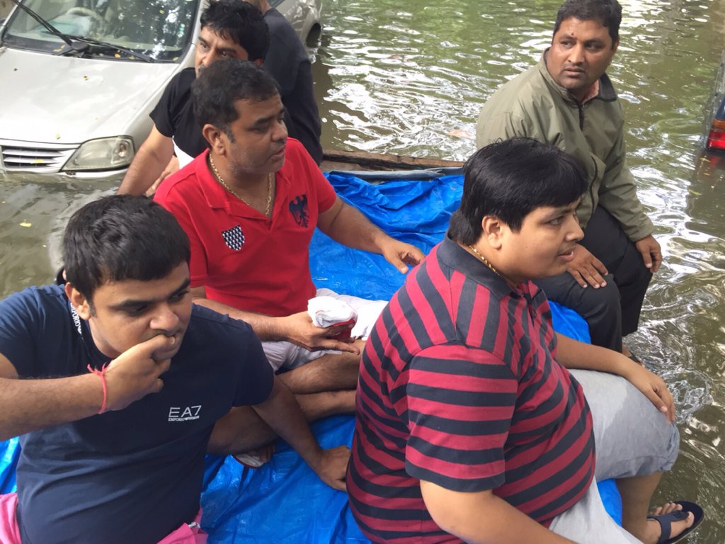 chandan_bharath's tweet photo. #ChennaiRainsHelp https://t.co/urLgzOrkr5