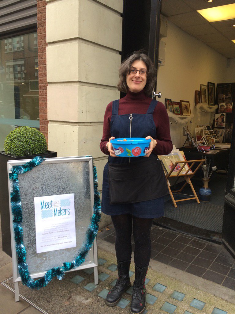 Giving out chocs at Meet the Makers <a href="/OldYMCAEaling/">Old YMCA on Bond St.</a> <a href="/JessRoseArtist/">Jessica Rose</a>