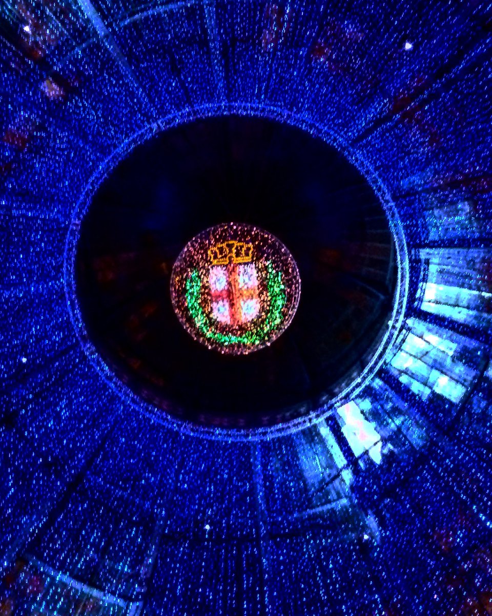 M80Matteo's tweet photo. #Milano  #galleriavittorioemanuele #Natale2015 #special #photography #nightline #Christmas https://t.co/MFo7OY3Mtk