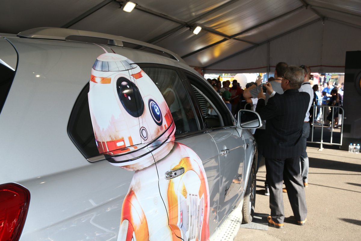 StarWarsAUNZ's tweet photo. .@holden_aus brought a ride for #BB8 at the #StarWars #TheForceAwakens Fan Event in Sydney today. https://t.co/Fir3NckX1p