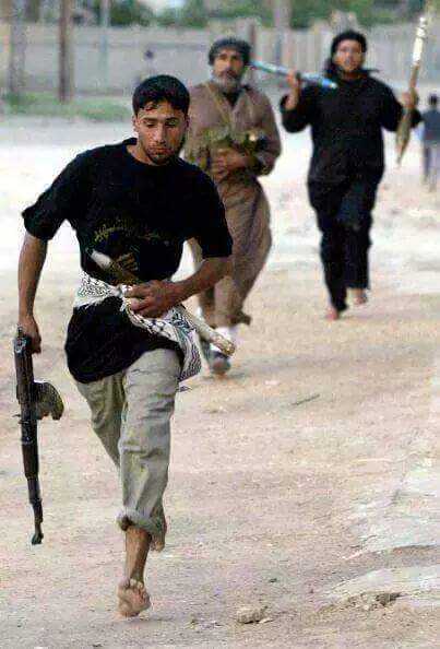 تعرف 
ليش جيش المهدي ميخاف 
او مثل زفت عرس عده المنايه
لئن كل شخص منهم صاحبه الموت
اوعزائيل #جندي_م̷ـــِْن_السرايا