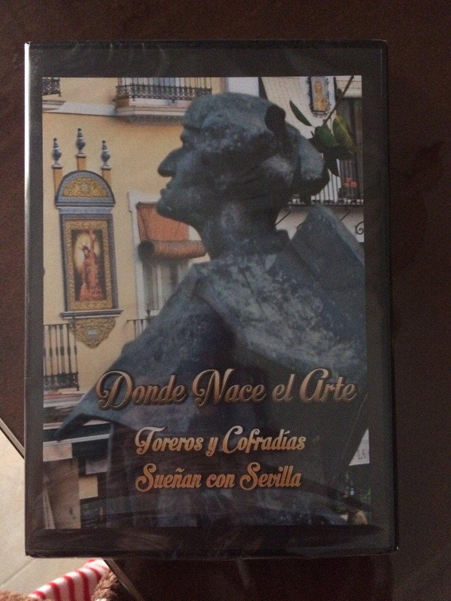pacoperezestepa's tweet photo. Donde nace el arte! @tpt_tv @TTUSevilla @jtrureal en la calle Alcaiceria Tienda el Galante! colaboración benéfica https://t.co/G6W8DGvGil