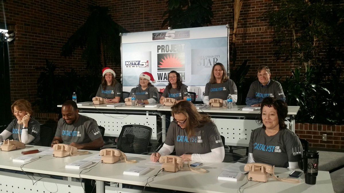 MegAmHu's tweet photo. @DSTCatalyst @SalvationArmyUS telethoning isn't easy so early but this group looks good. #DSTCatalyst #projectwarmth https://t.co/UeqXlKwTTF
