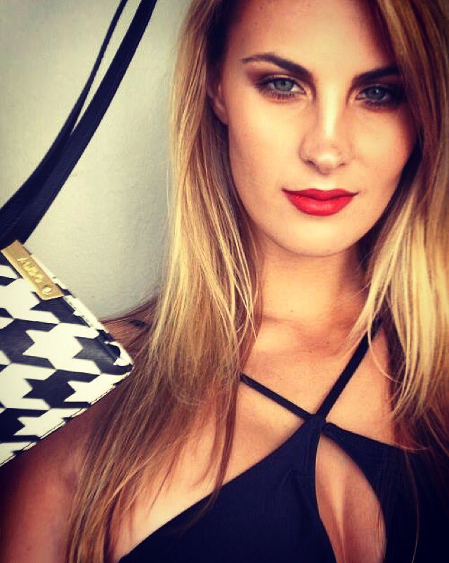 annette_dewet's tweet photo. Thanks @MACcosmetics for the gorge makeup! Full editorial on @womanonline_sa now. #poolsidepretty https://t.co/LT6jies5WA