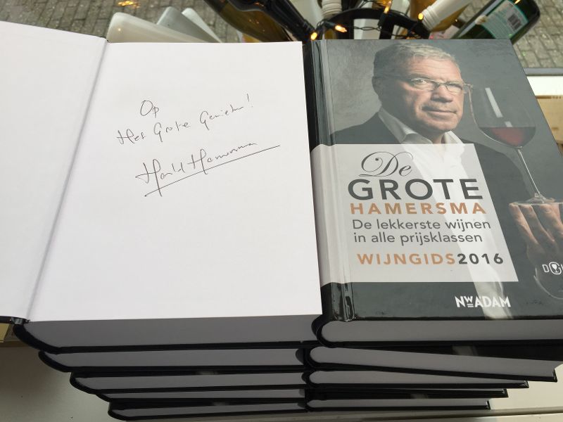 Emperor_Ams's tweet photo. Je kunt natuurlijk DGH bestellen bij @bol_com, maar je kunt ook een gesigneerde bij ons afhalen ;) @HaroldHamersma https://t.co/l60cRJBsIF