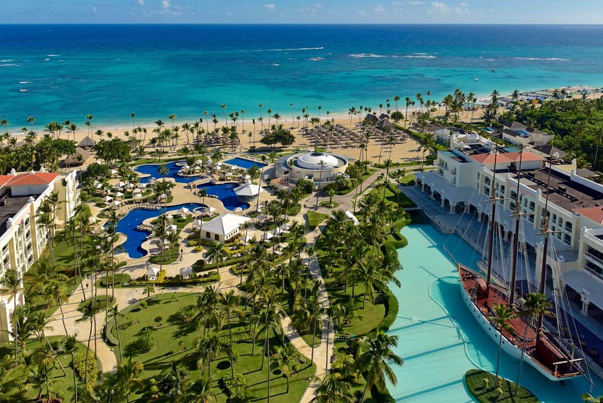 Quincy95's tweet photo. Oh what such wonderful memories #DR2014
@Draya27 @BWxray1 @IBEROSTAR https://t.co/JaxNfqriiR
