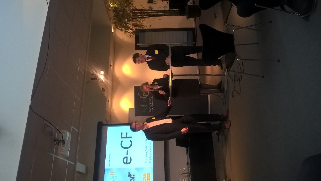 ArjenMaris's tweet photo. Voorbeeld van co-creatie @Exin en @HU trekken samen op in onderzoek naar #e-CF #MITS15 https://t.co/purMInT1ne