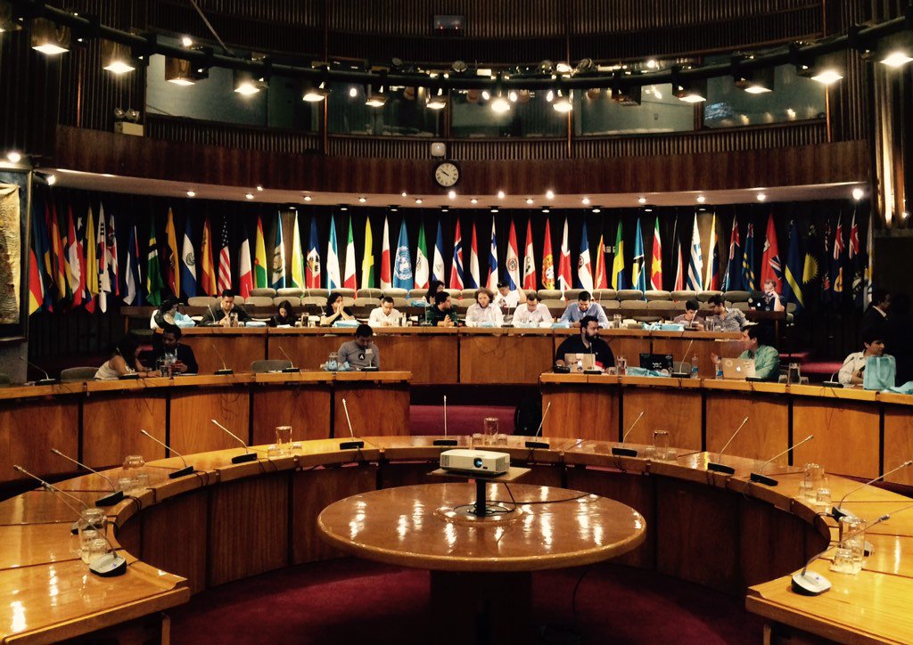 AndresAvila97's tweet image. Everything set for #DrupalCampChile2015. @enzolutions keynote coming next! @anexusit @phase2