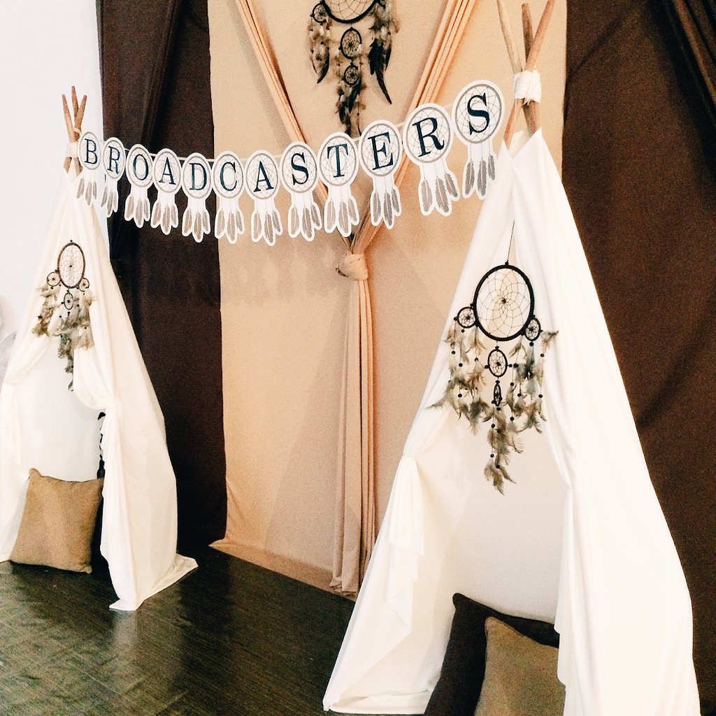 QILAQLA's tweet photo. 🍂 Boho themed photobooth for tonight's event 🍂 #classixco https://t.co/UBXPYkFqe2