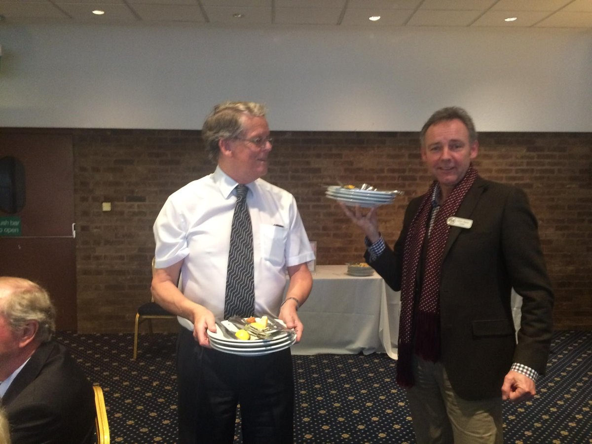 Rotaryluton's tweet photo. Peter Collins and Glyn Early clearing up at #RotaryLunch https://t.co/dRTCQdhAOi