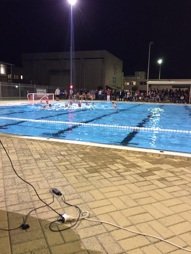Tight game. <a href="/uwatorpedoes/">UWA Torpedoes</a> gets the win 9 goals to 8. Well done gents. <a href="/DWPCDevils/">Drummoyne Water Polo</a> <a href="/WaterpoloAus/">Water Polo Australia</a> #NWPL16 #UWATvDDm