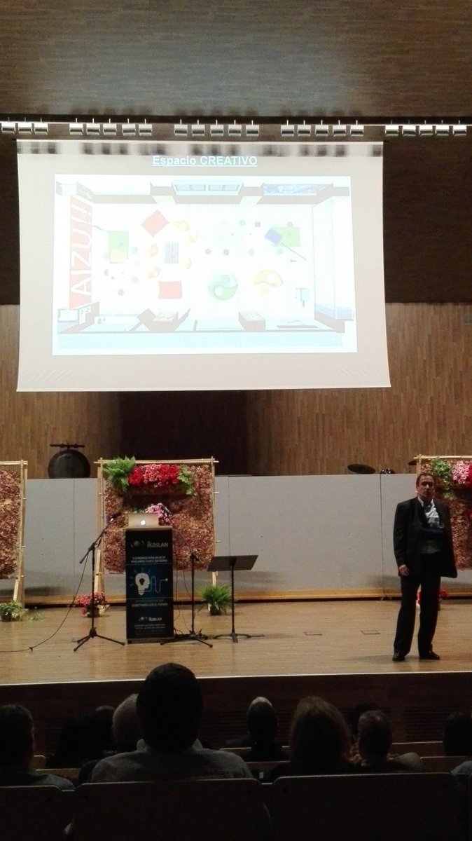 aarranzcad's tweet photo. Nuevos diseños de los espacios y de aulas en los centros de @FPeuskadi #CongresoIkaslan2015 https://t.co/7oBSBpgtea