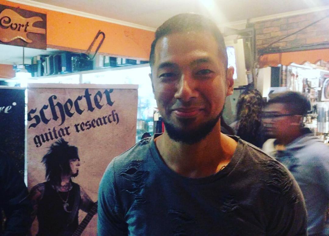 (10.12.2015) @MarcellSiahaans hadir di hari pertama CrazyNightSale <a href="/tiganegeri/">Tiga Negeri Music House</a> Music House Bandung. Dok <a href="/tiganegeri/">Tiga Negeri Music House</a>.