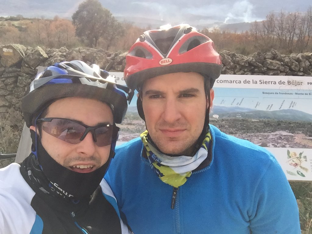 manugines's tweet photo. Buena mañana de bici con @7Chito https://t.co/txIOG4Hi4m