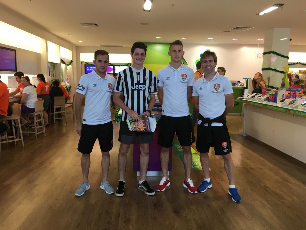 Great meeting <a href="/brisbaneroar/">Brisbane Roar FC</a> players at cairns central ahead of Wellington Phoenix clash <a href="/MUFCBulls/">Mareeba United</a>  <a href="/srhojboy/">Alex Srhoj</a>