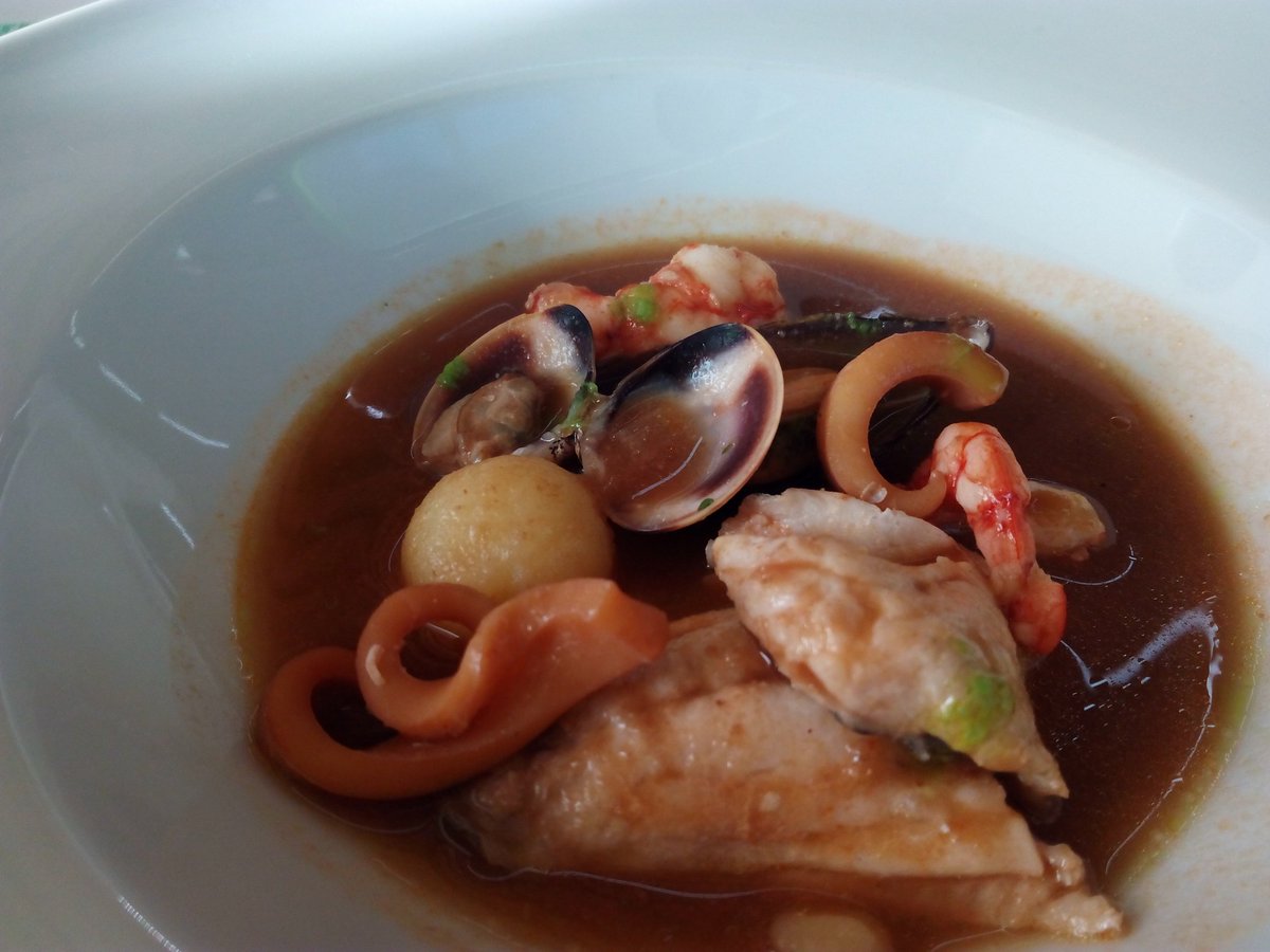topolotrp's tweet photo. #LesSalinesGA Enhorabuena a la Escuela de Hostelería Santa Pola por su gusto en la cocina y por su servicio. https://t.co/9sMq7Ieaxa