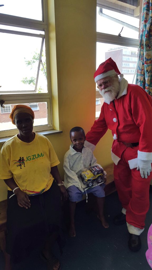 RTPMB12's tweet photo. Pmb 12 handing out presents at the local hospital https://t.co/WbYi8TEsFV