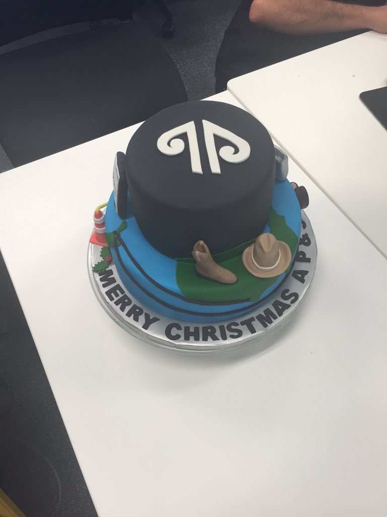 Cake to celebrate successful projects in airport perf &amp; standards @alexhowieson01 <a href="/KevinT1071/">Kevin Thompson</a> <a href="/RodneyvanZyl/">Rodney</a>