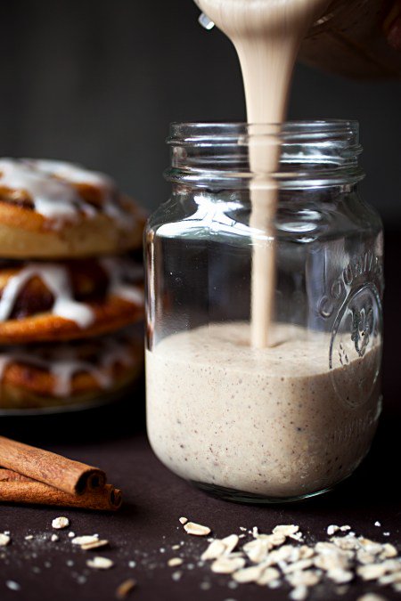 How good does a cinnamon roll smoothie sound? Now you can make your own. goo.gl/l7oR16