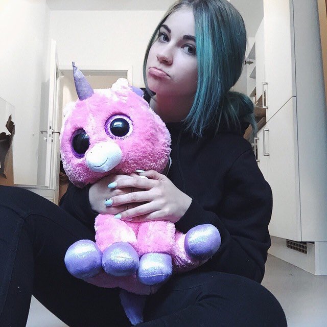 fluffyleonie's tweet image. #MelinaGewinnt Wer kann Ihrem Face widerstehen?🤗❤️ @MelinaSophie