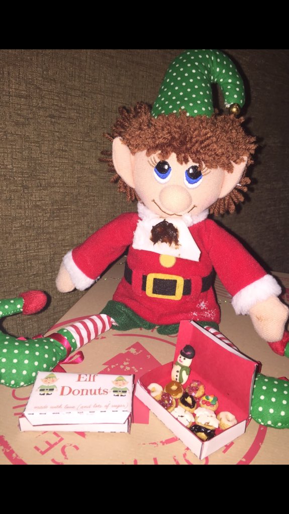 NCliffmas's tweet photo. Elf Doughnuts ❤️🍩💚 https://t.co/PDwRX4vxT8