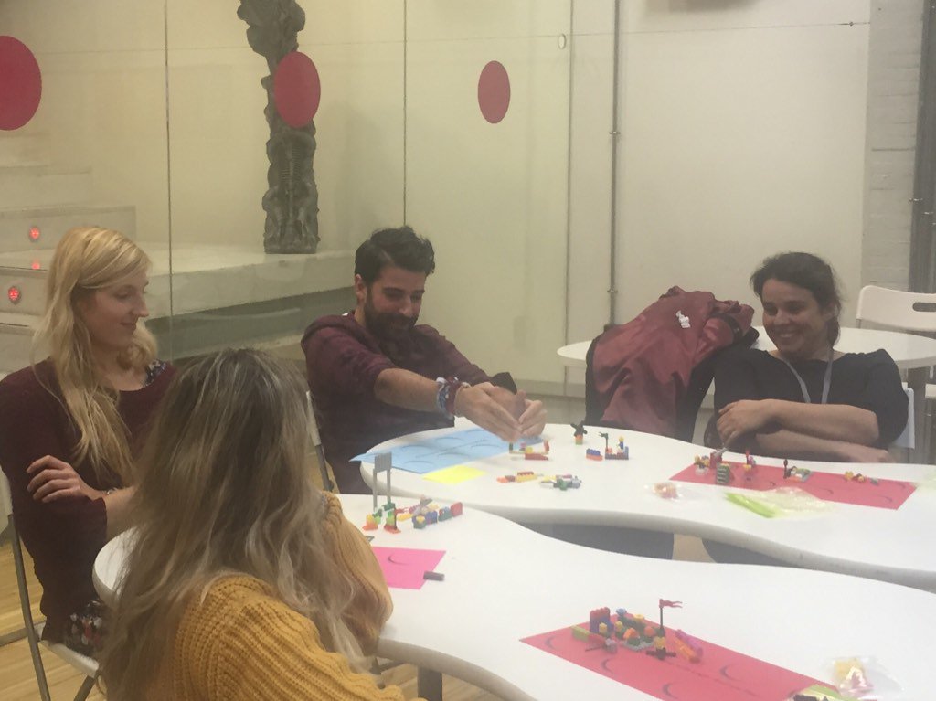 Encantados con las construcciones chulas que se están cociendo y aún más con sus reflexiones sobre ellas!