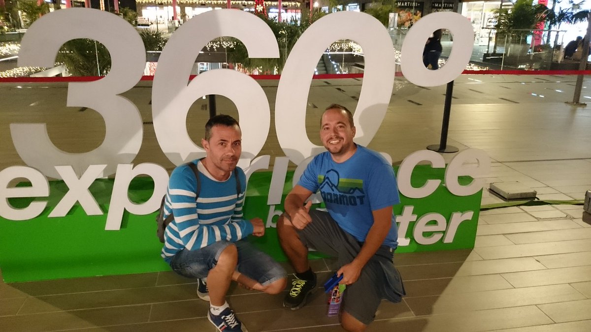 RaycoAythami's tweet photo. A por otra Experiencia a 360* #Binter360 #Binter #Experienciabinter @BinterCanarias #siammall https://t.co/jOu47U8GHl