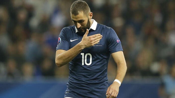 ActuFoot_'s tweet photo. Avocat de Benzema: "Il y a une forme de haine contre Karim suivant ses origines." https://t.co/PnlfMKPVBF