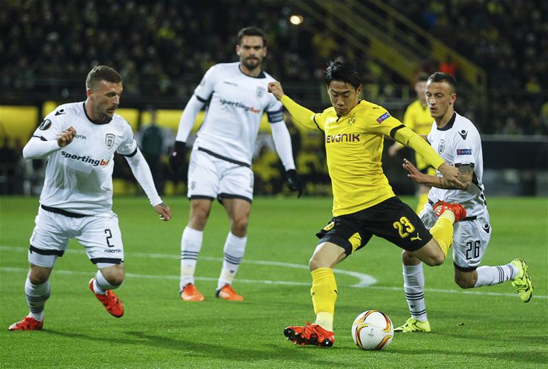 Squawka's tweet photo. Borussia Dortmund 0-1 PAOK FT:

Shots: 20-1
Pass acc: 90%-72%
Crosses: 33-3
Possession: 68%-32%

FIFA in real life. https://t.co/aVvPrXWRqT