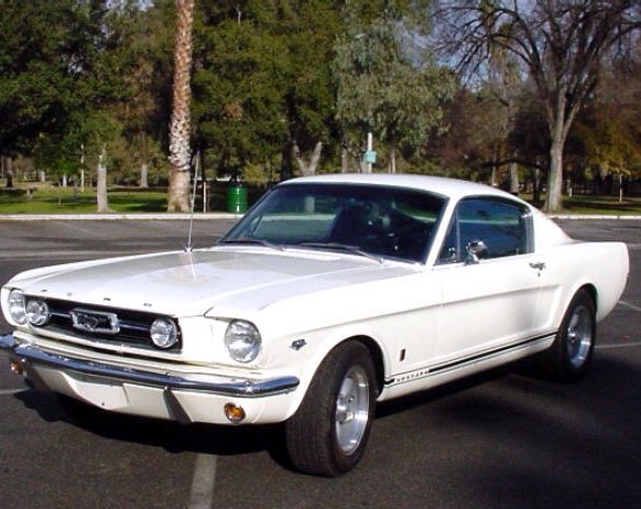 11_Porsche's tweet photo. #ThrowbackThursday #Pure #Simple #Classic😎
1966 #Ford #Mustang #FastbackGT
@Dee_Kujo @SVT_Cobras https://t.co/vE4EAzg1tz