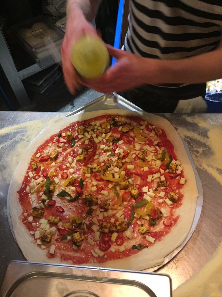 TappedLeeds's tweet photo. Hot FREE pizza available now #happybirthdaytous https://t.co/FVwC2tCqRp