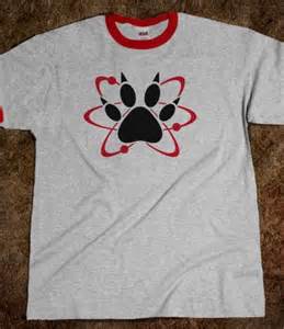 fireflydesigns's tweet image. Chillin' at home after lunch with my momma! Can't wait for *cough* Fight Club tomorrow night!