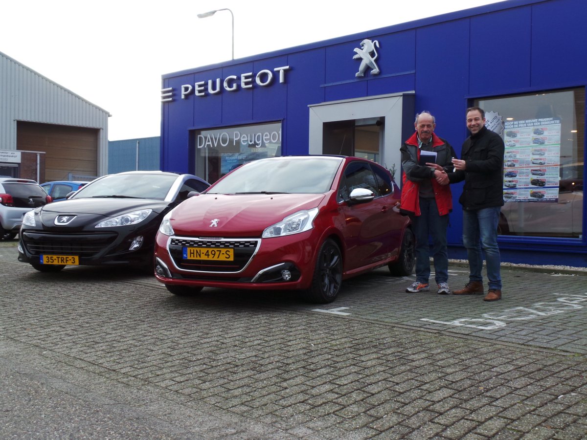 peugeotdavo's tweet photo. Vandaag heeft Peugeot Davo een zeer snelle 208 afgeleverd aan dhr Wildeman, een 208 GTI met 208 pk! https://t.co/nWFj06I7Vw