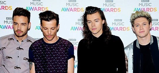 1DArmyMNL's tweet photo. The boys at the BBC Music Awards Red Carpet (12/10/15) https://t.co/hM1kQ5SWVd