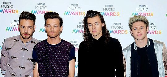 1DArmyMNL's tweet photo. The boys at the BBC Music Awards Red Carpet (12/10/15) https://t.co/hM1kQ5SWVd