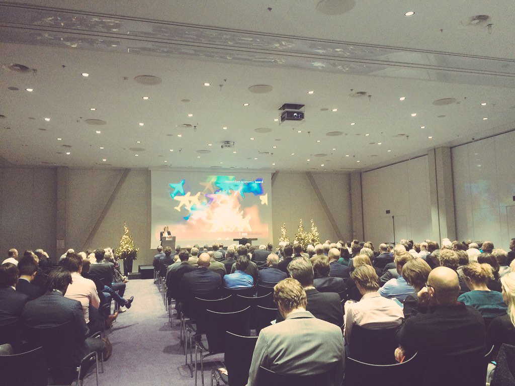 Nu in de RAI opent <a href="/KajsaOllongren/">Kajsa Ollongren</a> opent de #catchup over #mobility over de challenges van de Board.