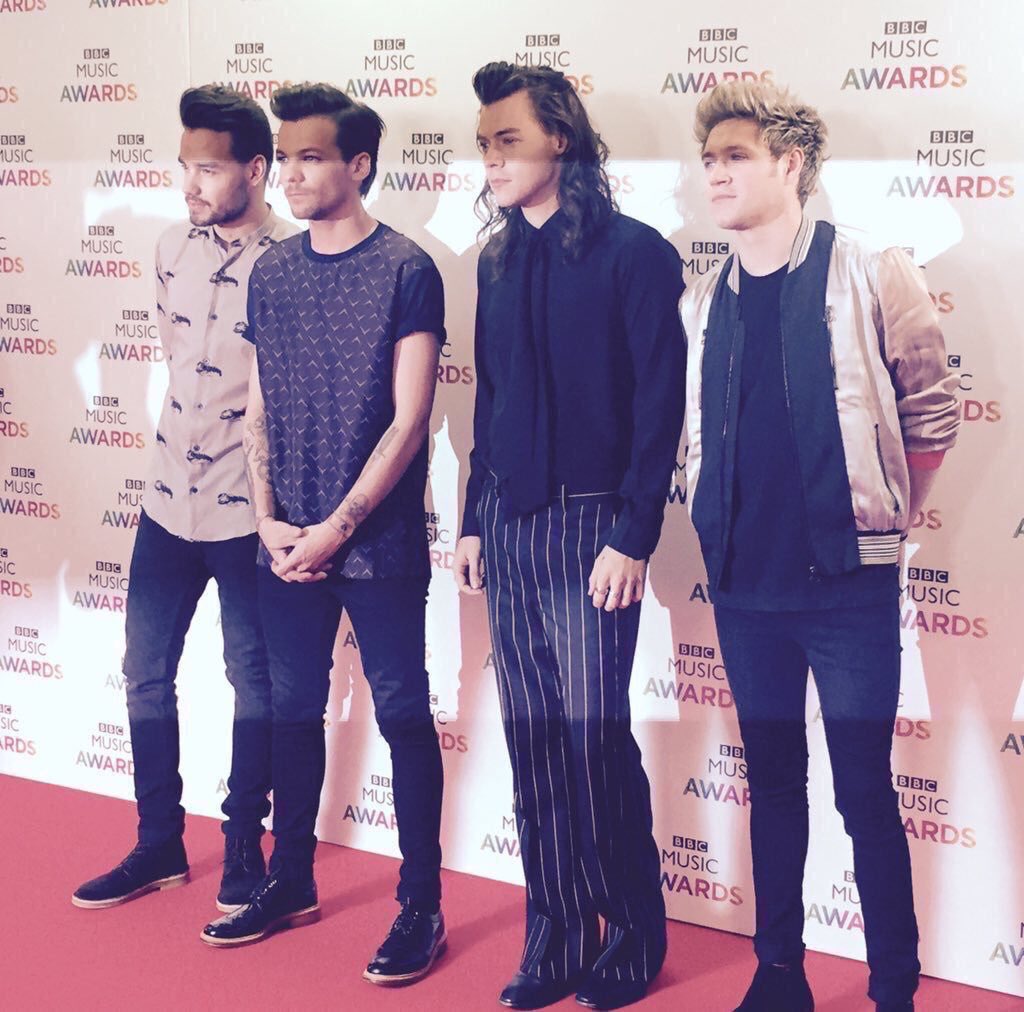 1DArmyMNL's tweet photo. The boys at the BBC Music Awards Red Carpet (12/10/15) https://t.co/492Z6cCp8a