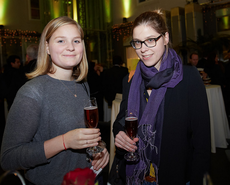 Peter_Aigner's tweet photo. Digital Business Trends-Awards - Ulla, Natalie u. Peter mit Peter Morawetz, HG des MedienManagers #DBT #APAIT #sdone https://t.co/SaixIkNysH