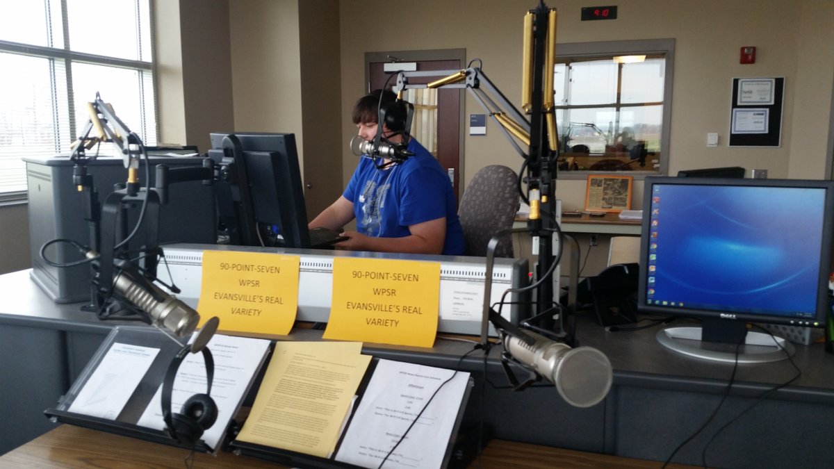 90.7 WPSR tweet media