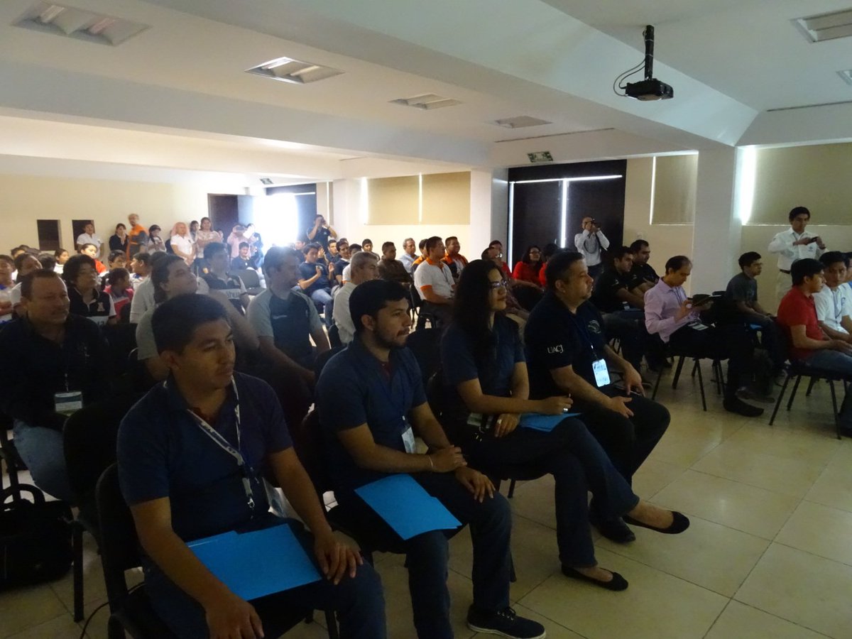 Jagutier3's tweet photo. @fdi_uac @UACam_Avanza Evento concurso de mecatronica 2015 y la hora del código Campus5 Fac de Ing-UAC https://t.co/MYGHK4AOld