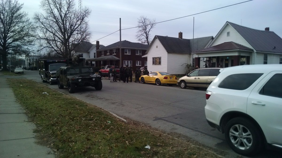 WTHITV's tweet photo. Drug search warrant conducted at 14th and Eagle in Terre Haute - https://t.co/Fpk1ldANMu https://t.co/E0V535sVbK