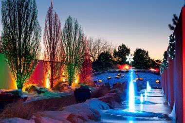 ChiIIVlbes's tweet photo. Can someone take me on a cute date here please? 😍🎄🎁 https://t.co/v9G8soWJEy